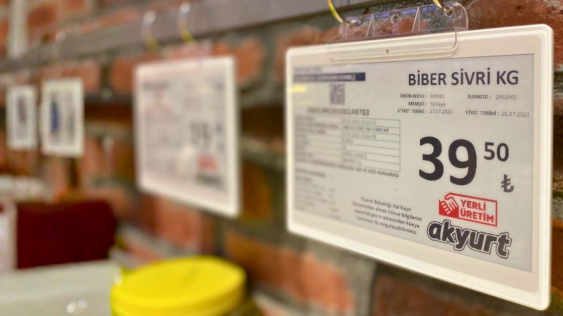 Manavda elektronik raf etiketi kurulumu